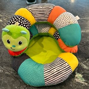 Infantino Prop-A-Pillar infant seat